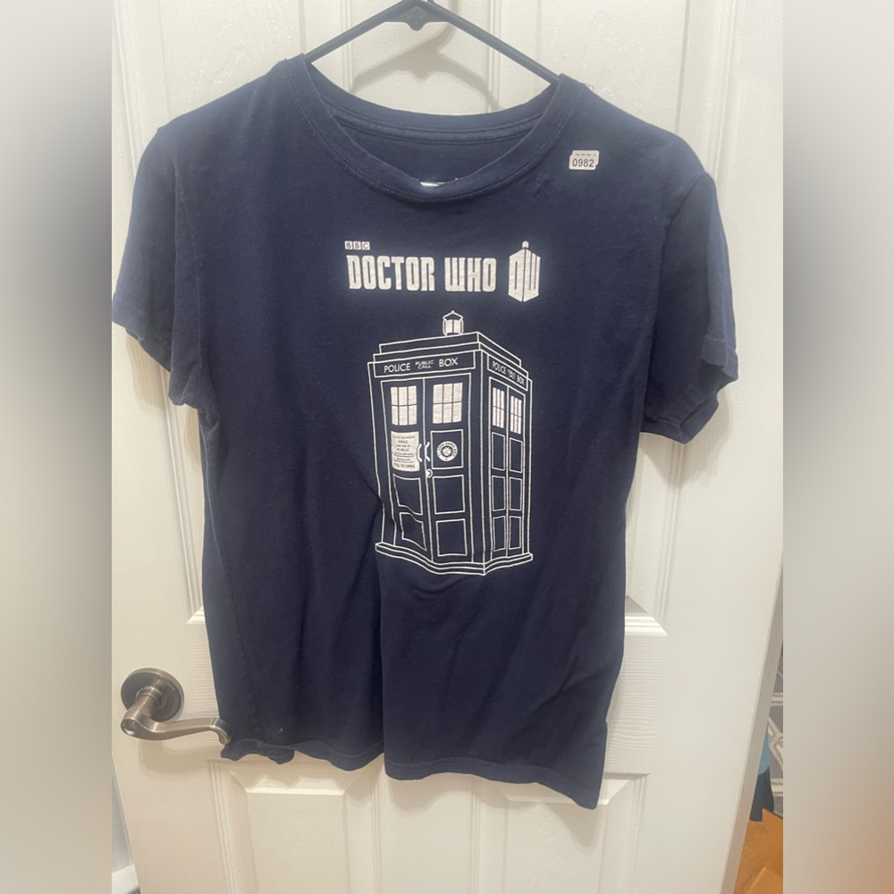 Trust me! In the doctor! (Navy Doctor Who shirt)